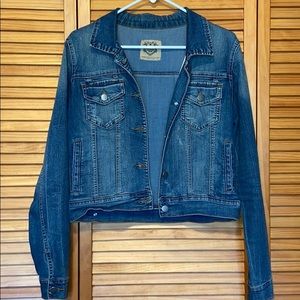 Denim jacket (Size large but fits like small)